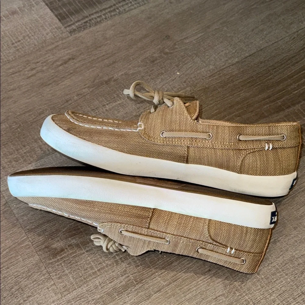 Sperry casual boat